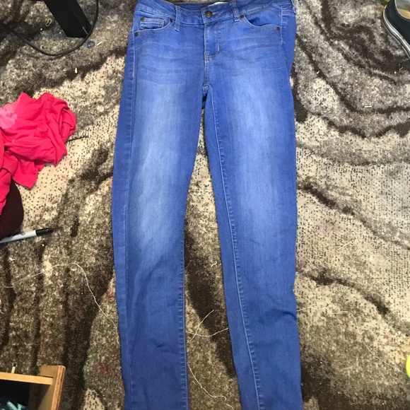 Preowned - Picture 2 of 4